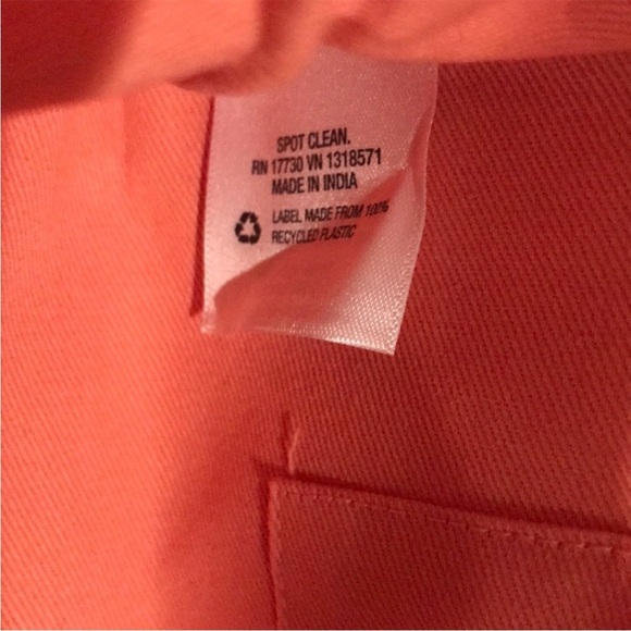 Universal Thread Clamshell Clutch- NWOT - Picture 8 of 8